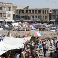افغانستان وطن عزيز ما در مرحله حساسی قرار دارد. در مرحله يک آغاز جديد. آيا ما برای نسل آينده چه اساسی را می گذاريم؟ دوستان ما کدام اند؟ وقتيکه می بينيم هنوز هم مشکلات و مناقشات در وطن ما دوام دارند، در برابر آن چه نوع برخورد کنيم؟
اين برنامه ها اين مسايل و موضوعات مختلف ديگر را که به شرايط حساس امروز وطن ما ارتباط دارد، مورد بحث قرار ميدهد.