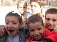 آيا در فاميل تان مشکلی وجود دارد که مانع خوشی و خوشبختی شما و خانواده تان ميگردد، پس به شما توصيه ميکنيم تا به پروگرامهای " ماو خانواده ما" گوش فرا دهيد. پروگرامهای " ما و خانواده ما" حاوی مطالب دلچسپ و مهمی اند که شمارا کمک ميکند تا به اکثريت سوالات مهم زندگی تان جواب درست حاصل کنيد و تا بتوانيد در روند زندگی فاميلی خويش خوشحال و کامگار باشيد.